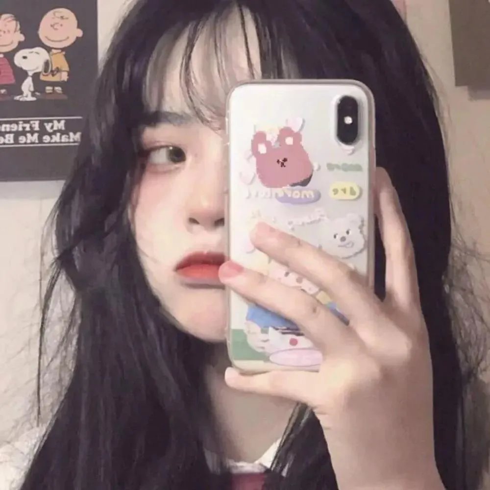 与暴君互换后，她地狱开局